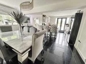 Dining area- click for photo gallery